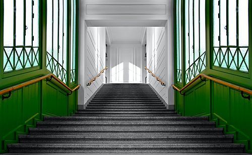De weg naar het licht - symmetrische traparchitectuur