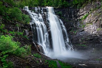 Waterval in Noorwegen van Jayzon Photo