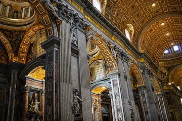 Italië, Rome, Vaticaanstad,  Sint-Pietersbasiliek (kerk, binnen) van Stanley Kroon