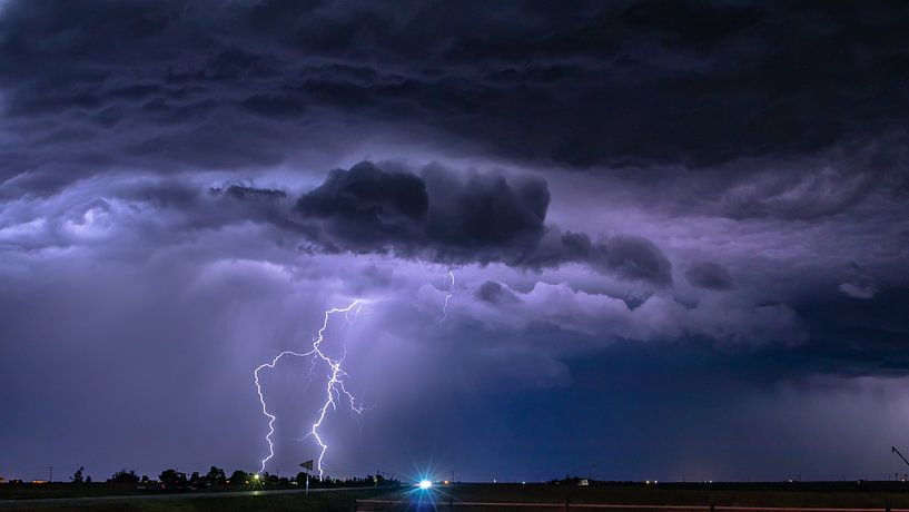 Kansas thunderstorm by Donny Kardienaal