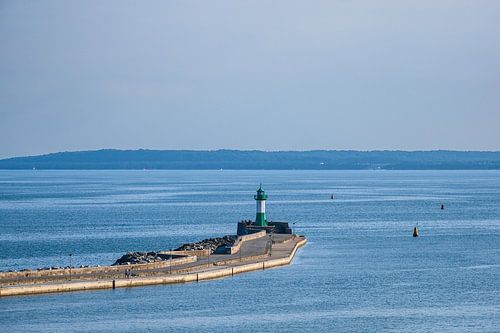 Vuurtoren op de pier van Sassnitz op het eiland Rügen