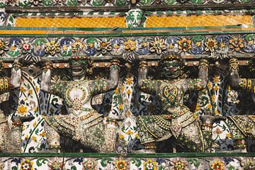 Wat Arun: The Shining Jewel on the Banks of Bangkok by Ken Tempelers