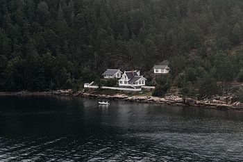 La tranquillité norvégienne au bord du fjord d'Oslo