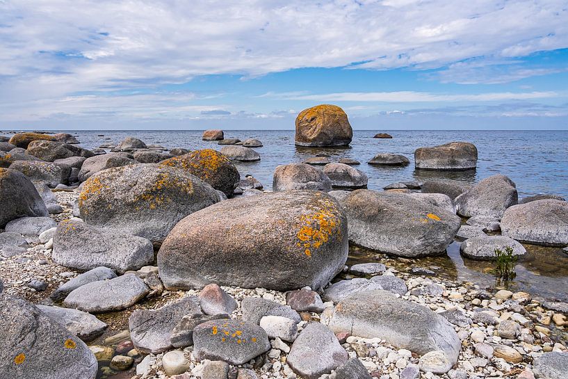 Stones on the Baltic coast on the island of Öland in Sweden by Rico Ködder