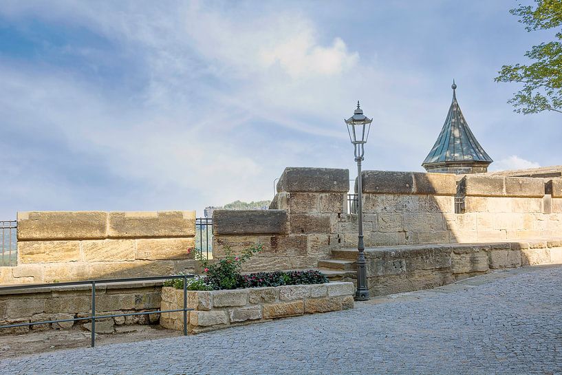 Vestingmuur van vesting Königstein van Johann Pavelka