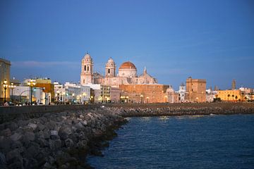 Kathedraal van Cádiz op het blauwe uur van Silva Wischeropp