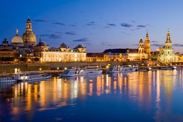 Dresden met de Frauenkirche 's nachts met de Frauenkirche
