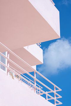 Architecture minimaliste rose esthétique sur Jenine Blanchemanche