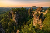 Bastei en Suisse saxonne au lever du soleil