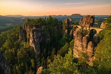 Bastei en Suisse saxonne au lever du soleil sur Dennis Six
