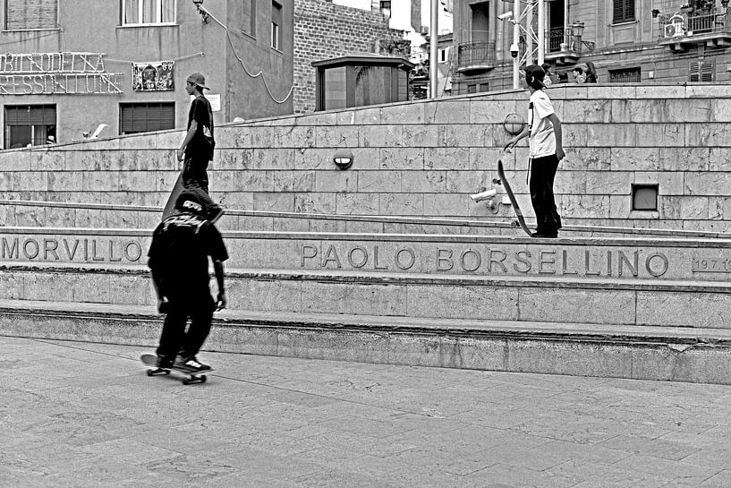 Skateboarding in Palermo by Silva Wischeropp