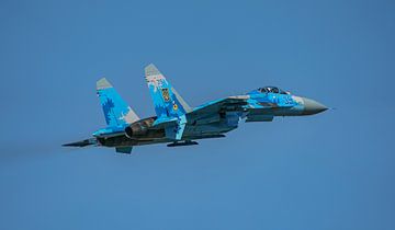 Take-off Sukhoi SU-27 van de Oekraïense luchtmacht. van Jaap van den Berg
