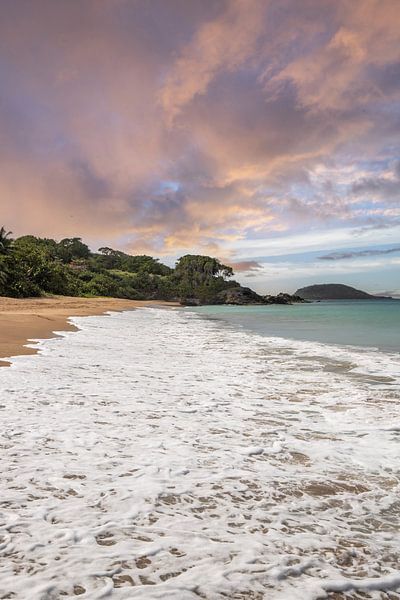 Plage de Clugny, strand in het Caribisch gebied Guadeloupe van Fotos by Jan Wehnert