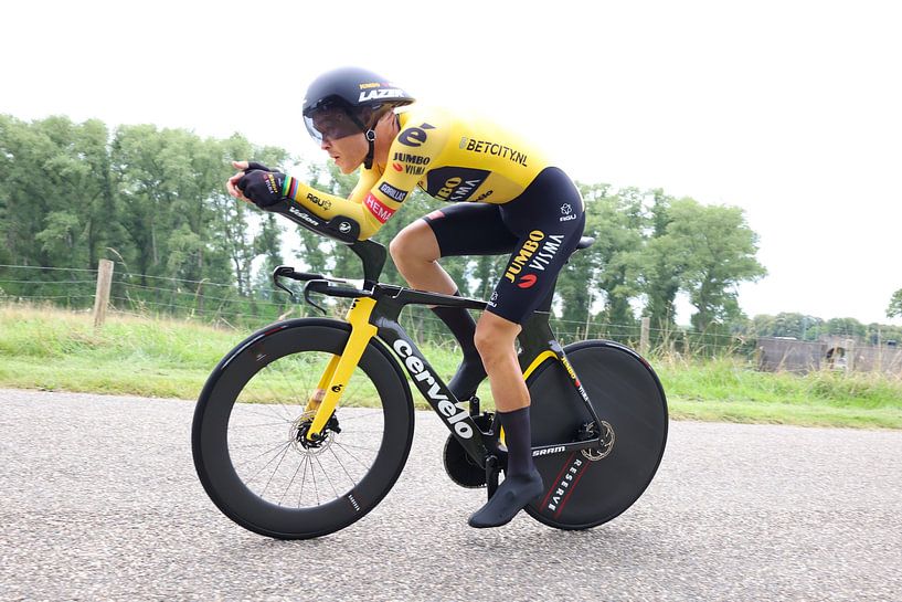 Tobias Foss op de tijdritfiets 2023 van FreddyFinn
