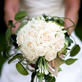 Bridal bouquet light pink by Ties van Veelen