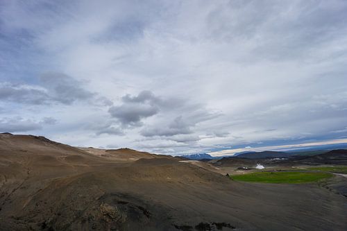 IJsland - Luchtfoto van vulkaanlandschap en fumarollen bij myvatn