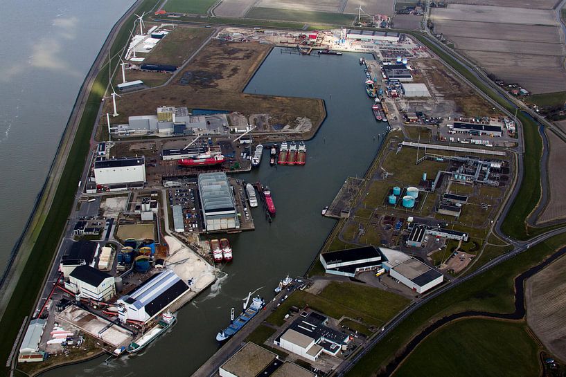 Industriehaven Harlingen (luchtfoto) von Meindert van Dijk