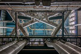 Tubes et tuyaux à l'envers sur Truus Nijland