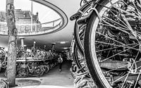 Station Groningen, Fietsenstalling 1 (zwart-wit)