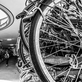 Central Station Groningen, Netherlands, Bicycle Storage 1 (black&white) sur Klaske Kuperus