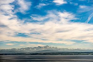 Schweizer Alpen und Schleierwolken