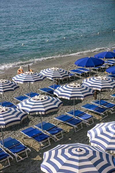 Tout bleu | Été à Cinque Terre Monterosso | Tirage photo Italie photographie de voyage par HelloHappylife
