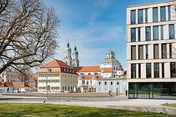 Zicht op de basiliek in Kempten vanaf ZUM van Leo Schindzielorz