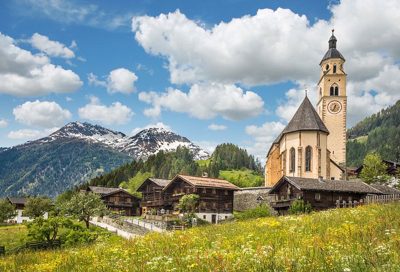 L'église de pèlerinage Maria Schnee et les anciennes fermes d'Obermauern par Christian Müringer