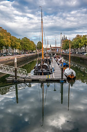 Abendliche Stille im Hafen von Zierikzee von Werner Lerooy