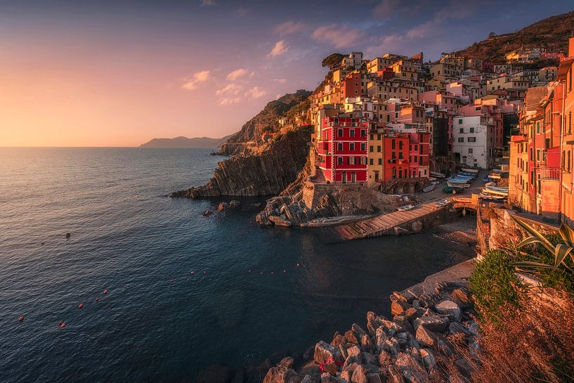 Riomaggiore bij zonsondergang, Cinque Terre van Stefano Orazzini