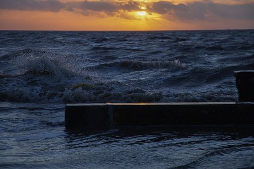 Stormweer op de Holwerder Pier.
