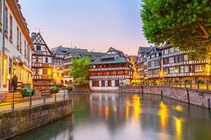 Straßburg, Petit France am Abend von Jan Schuler