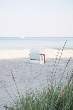 Strandstoel aan de Noordzee bij de zee van Der HanseArt