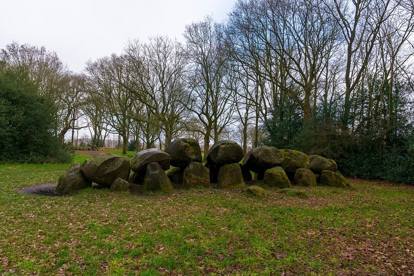 Hunebed by Merijn Loch