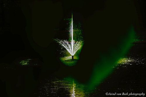 Fountain via tree leaf