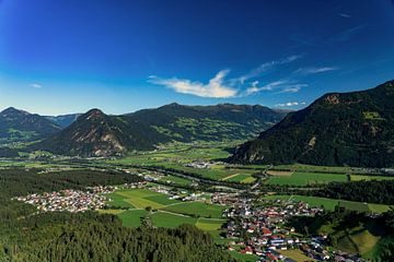 Austria episode: the one at the bar