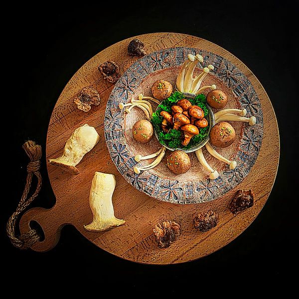 The beauty of mushrooms . by Saskia Dingemans Awarded Photographer