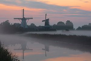 A misty sunrise at the Damsterdiep in Ten Boer