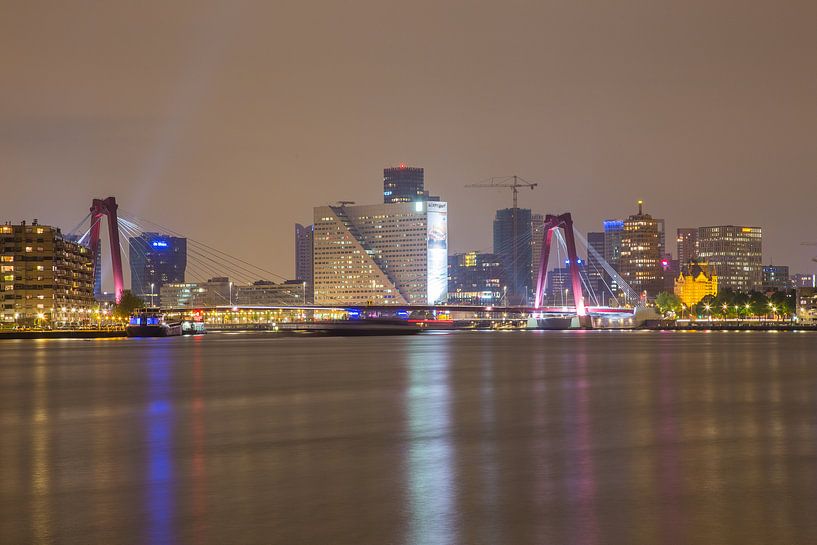 Willemsbrug und Willemswerf am Abend von Guido Akster