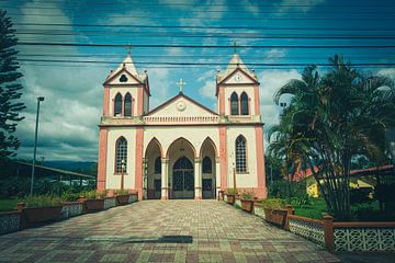 Katholische Kirche in Costa Rica von Dennis Langendoen