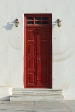 Rote Holztür