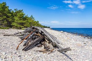 Historisches Schiffswrack an der Ostseeküste auf der Insel Öla