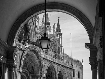 Basiliek van San Marco, Venetië van Mark Kuiper