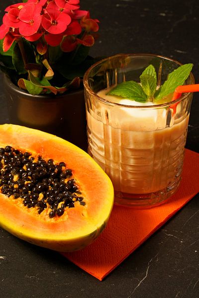 Papaya-Limetten-Smoothie mit Joghurt und Zimt. von Babetts Bildergalerie