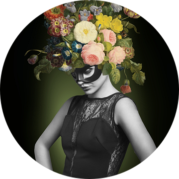 I am Woman, Watch me Bloom van Marja van den Hurk