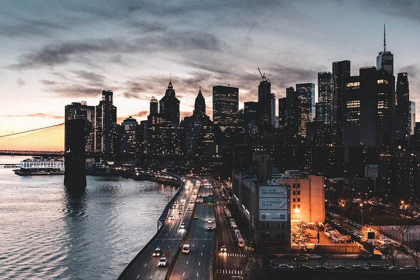Manhattan by Hello Pompoyo