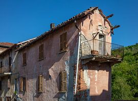 Les vieilles maisons étroites de Spigno Monferrato