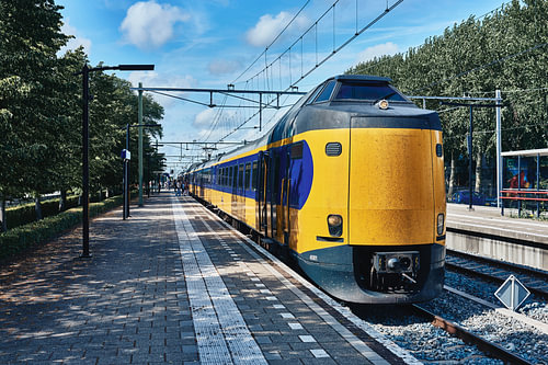 Leader setting off from Schagen Station by eric van der eijk
