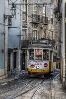 Nous prenons le tramway à Lisbonne