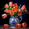 Vase bleu Delft avec tulipes rouges de printemps sur Vlindertuin-Art